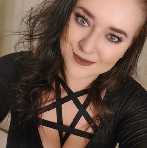 Meet your Posher, Jade